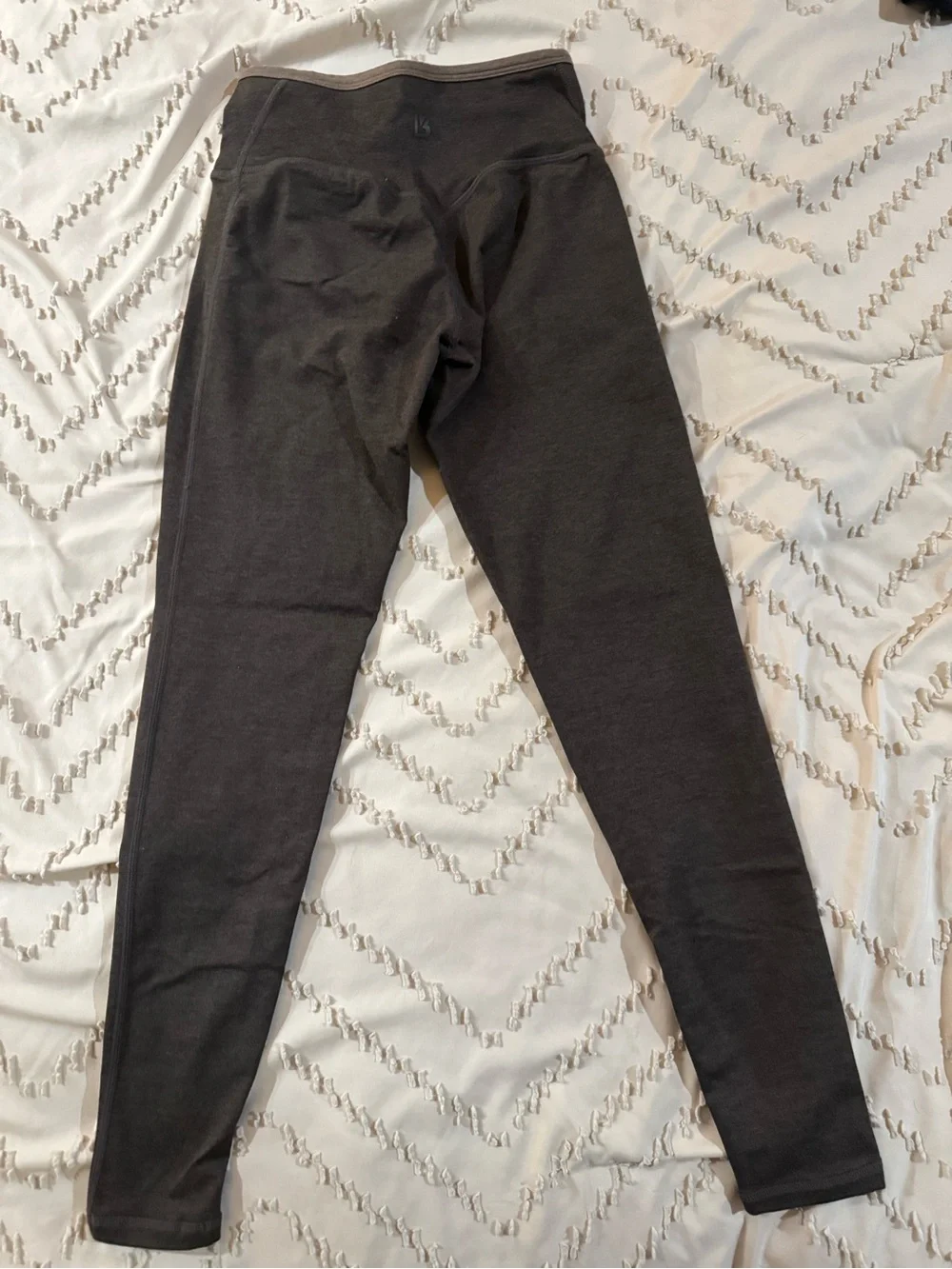 Buffbunny Cross waist Leggings in Cold Brew - Picture 2 of 3